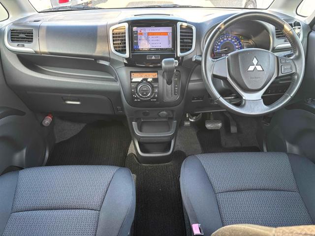 デリカＤ：２ Ｓ　ＥＴＣ　ナビ　ＴＶ　オートクルーズコントロール　衝突被害軽減システム　両側電動スライドドア　オートライト　ＨＩＤ　スマートキー　電動格納ミラー　ＣＶＴ　アルミホイール　ＣＤ　ＤＶＤ再生　ＵＳＢ（2枚目）
