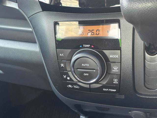 デリカＤ：２ Ｓ　ＥＴＣ　ナビ　ＴＶ　オートクルーズコントロール　衝突被害軽減システム　両側電動スライドドア　オートライト　ＨＩＤ　スマートキー　電動格納ミラー　ＣＶＴ　アルミホイール　ＣＤ　ＤＶＤ再生　ＵＳＢ（5枚目）