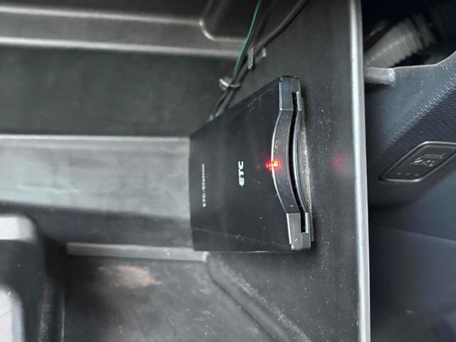 デリカＤ：２ Ｓ　ＥＴＣ　ナビ　ＴＶ　オートクルーズコントロール　衝突被害軽減システム　両側電動スライドドア　オートライト　ＨＩＤ　スマートキー　電動格納ミラー　ＣＶＴ　アルミホイール　ＣＤ　ＤＶＤ再生　ＵＳＢ（9枚目）