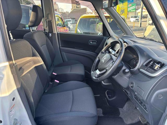 デリカＤ：２ Ｓ　ＥＴＣ　ナビ　ＴＶ　オートクルーズコントロール　衝突被害軽減システム　両側電動スライドドア　オートライト　ＨＩＤ　スマートキー　電動格納ミラー　ＣＶＴ　アルミホイール　ＣＤ　ＤＶＤ再生　ＵＳＢ（11枚目）