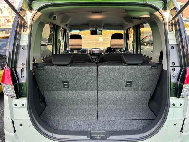 デリカＤ：２ Ｓ　ＥＴＣ　ナビ　ＴＶ　オートクルーズコントロール　衝突被害軽減システム　両側電動スライドドア　オートライト　ＨＩＤ　スマートキー　電動格納ミラー　ＣＶＴ　アルミホイール　ＣＤ　ＤＶＤ再生　ＵＳＢ（19枚目）