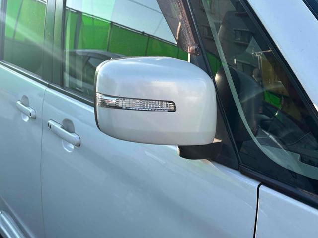 デリカＤ：２ Ｓ　ＥＴＣ　ナビ　ＴＶ　オートクルーズコントロール　衝突被害軽減システム　両側電動スライドドア　オートライト　ＨＩＤ　スマートキー　電動格納ミラー　ＣＶＴ　アルミホイール　ＣＤ　ＤＶＤ再生　ＵＳＢ（28枚目）