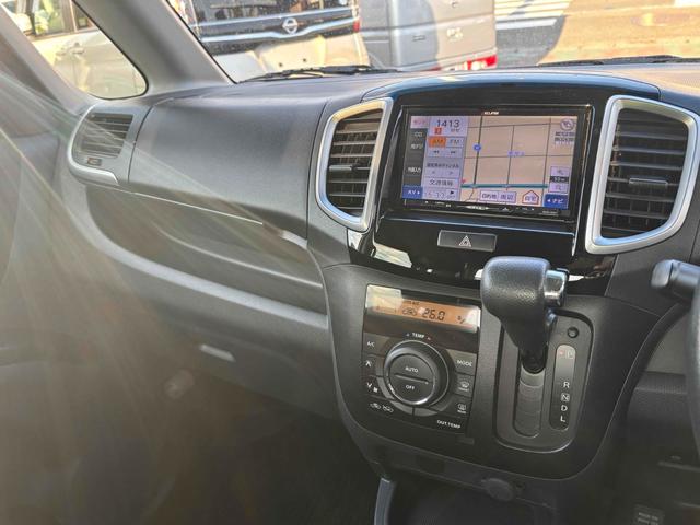 デリカＤ：２ Ｓ　ＥＴＣ　ナビ　ＴＶ　オートクルーズコントロール　衝突被害軽減システム　両側電動スライドドア　オートライト　ＨＩＤ　スマートキー　電動格納ミラー　ＣＶＴ　アルミホイール　ＣＤ　ＤＶＤ再生　ＵＳＢ（42枚目）