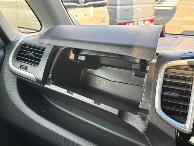 デリカＤ：２ Ｓ　ＥＴＣ　ナビ　ＴＶ　オートクルーズコントロール　衝突被害軽減システム　両側電動スライドドア　オートライト　ＨＩＤ　スマートキー　電動格納ミラー　ＣＶＴ　アルミホイール　ＣＤ　ＤＶＤ再生　ＵＳＢ（45枚目）