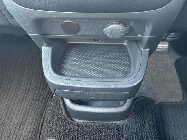 デリカＤ：２ Ｓ　ＥＴＣ　ナビ　ＴＶ　オートクルーズコントロール　衝突被害軽減システム　両側電動スライドドア　オートライト　ＨＩＤ　スマートキー　電動格納ミラー　ＣＶＴ　アルミホイール　ＣＤ　ＤＶＤ再生　ＵＳＢ（47枚目）