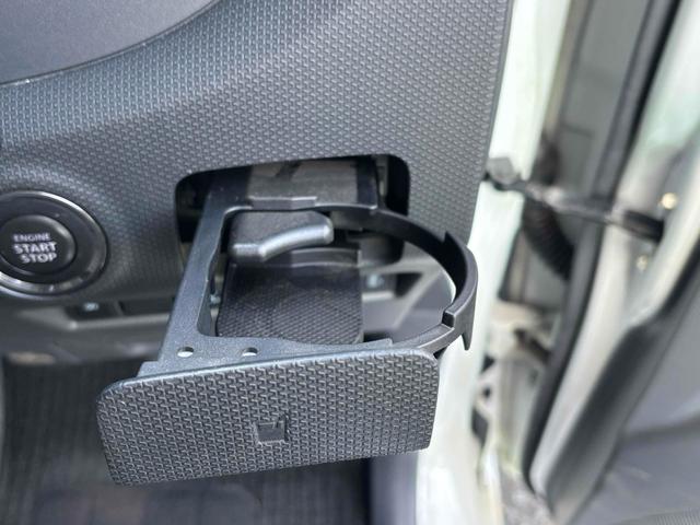 デリカＤ：２ Ｓ　ＥＴＣ　ナビ　ＴＶ　オートクルーズコントロール　衝突被害軽減システム　両側電動スライドドア　オートライト　ＨＩＤ　スマートキー　電動格納ミラー　ＣＶＴ　アルミホイール　ＣＤ　ＤＶＤ再生　ＵＳＢ（52枚目）