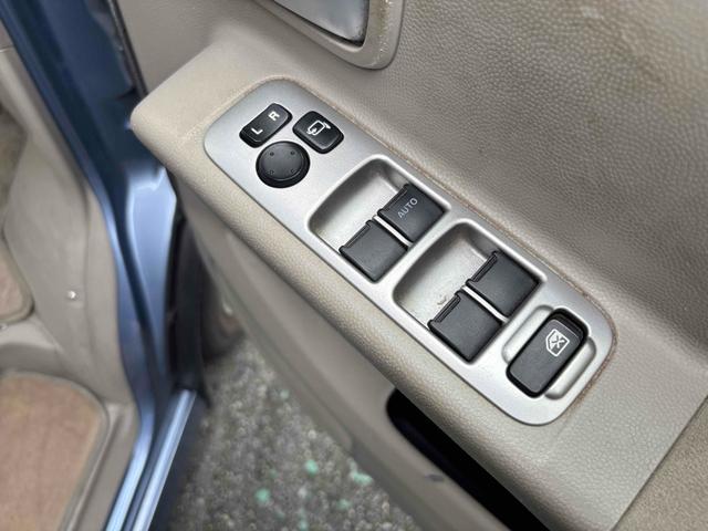 �p���[�E�B���h�E�̃X�C�b�`�ł���B�^�]�Ȃɋ��Ȃ��瑋���J���߂̃R���g���[���ł��܂���B