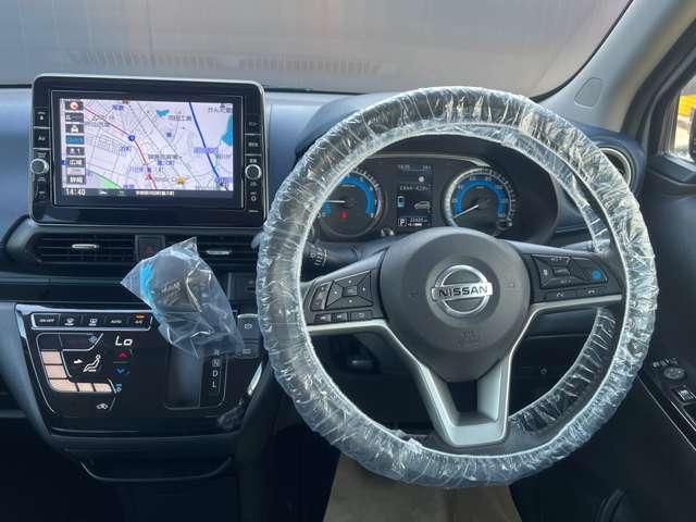 デイズ ６６０　ハイウェイスターＧターボ　プロパイロット　エディション　純正９インチナビ・アラウンドビューモニタ　アルミ　イモビ　エアバック　ＥＴＣ車載器　ＬＥＤヘッドライト　レーダークルーズ　インテリジェントキー　レーンアシスト　キーレス　ドライブレコーダー　サイドカメラ　アイドリングストップ　エアコン　ＡＢＳ（3枚目）