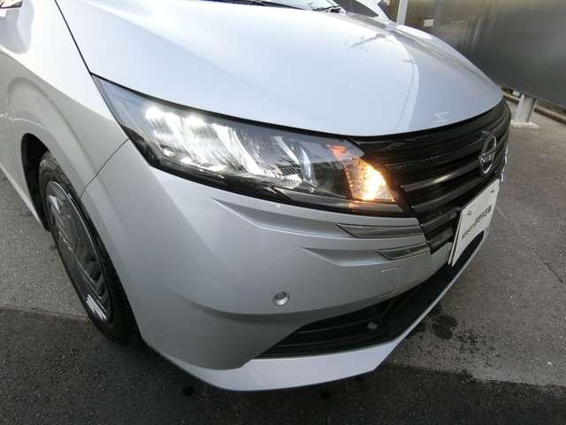 ノート １．２　Ｘ　純正９インチナビ・アラウンドビューモニタ　衝突被害軽減ブレ－キ　全方位カメラ　レーンアシスト　ワンオーナー　整備記録簿　ワンセグＴＶ　ＴＶナビ　サイドカーテンエアバック　メモリーナビ　パワーウィンドウ　オートエアコン　キーレス　ＡＢＳ（14枚目）