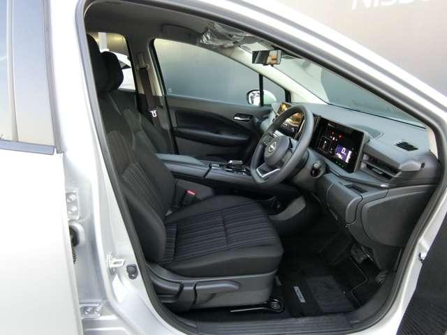 ノート １．２　Ｘ　純正９インチナビ・アラウンドビューモニタ　衝突被害軽減ブレ－キ　全方位カメラ　レーンアシスト　ワンオーナー　整備記録簿　ワンセグＴＶ　ＴＶナビ　サイドカーテンエアバック　メモリーナビ　パワーウィンドウ　オートエアコン　キーレス　ＡＢＳ（15枚目）