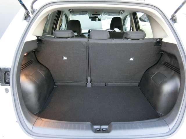 ノート １．２　Ｘ　純正９インチナビ・アラウンドビューモニタ　衝突被害軽減ブレ－キ　全方位カメラ　レーンアシスト　ワンオーナー　整備記録簿　ワンセグＴＶ　ＴＶナビ　サイドカーテンエアバック　メモリーナビ　パワーウィンドウ　オートエアコン　キーレス　ＡＢＳ（18枚目）