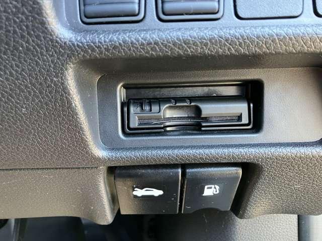 エクストレイル ２．０　２０Ｘｉ　２列車　４ＷＤ　衝突被害軽減ブレーキ　プロパイロット　セキュリティ　リアカメラ　ワンオナ　追従クルーズ　ＬＥＤ　ドライブレコーダ　禁煙車　インテリジェントキー　ＬＤＷ　サイドカメラ　ＥＴＣ　Ａストップ　ＡＡＣ　ナビ＆ＴＶ　メモリーナビ　キーフリー　ＡＢＳ（14枚目）