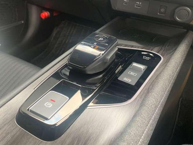 オーラ １．２　Ｇ　レザーエディション　衝突被害軽減ブレーキ　試乗車ＵＰ　ワンオーナ　追突防止　レーダークルーズ　車線逸脱警報装置　禁煙車　ＬＥＤ　盗難防止　記録簿　バックモニター　ＥＴＣ　インテリジェントキー　メモリーナビゲーション　ＡＷ　キーレスエントリー　ＡＢＳ（23枚目）