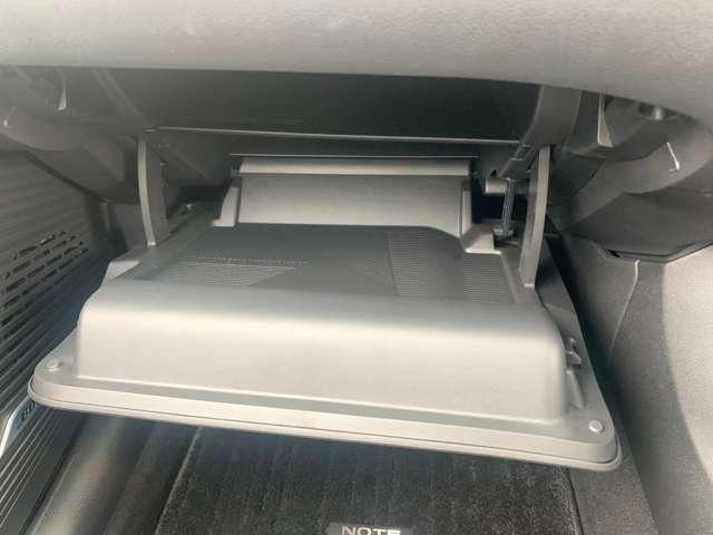 オーラ １．２　Ｇ　レザーエディション　衝突被害軽減ブレーキ　試乗車ＵＰ　ワンオーナ　追突防止　レーダークルーズ　車線逸脱警報装置　禁煙車　ＬＥＤ　盗難防止　記録簿　バックモニター　ＥＴＣ　インテリジェントキー　メモリーナビゲーション　ＡＷ　キーレスエントリー　ＡＢＳ（28枚目）