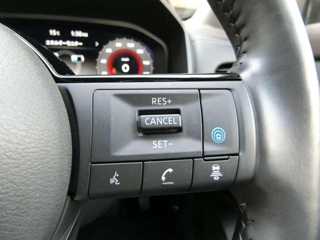 �n���h���̉E���ɁA�v���p�C���b�g�̃R���g���[���̃X�C�b�`�����Ă���܂��B