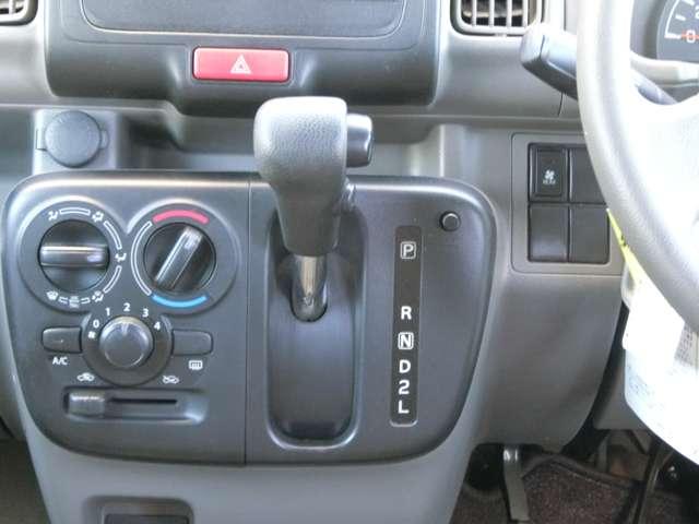 ＮＶ１００クリッパーバン ６６０　ＧＸ　ハイルーフ　アルミホイール　キーレスエントリーキー　パワーウィンドー　助手席エアバック　エアコン　ワンオーナー　運転席エアバック　記録簿有　パワステ　ＡＢＳ（7枚目）
