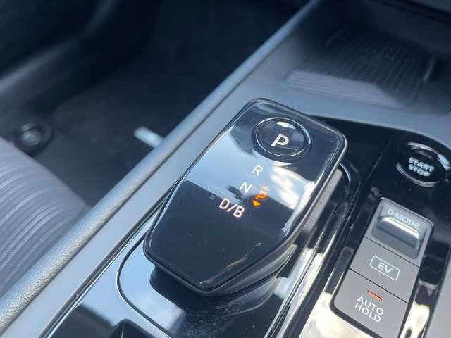 ノート １．２　Ｘ　ＦＯＵＲ　４ＷＤ　メーカーナビ・ドライブレコーダー　エアＢ　ＰＷ　インテリジェントキ－　寒冷地仕様　４ＷＤ　ＬＥＤヘッドランプ　ＥＴＣ　ワンオーナー　ドラレコ　記録簿　バックカメラ　アイドリングストップ　ＡＢＳ　盗難防止システム　オートエアコン（8枚目）