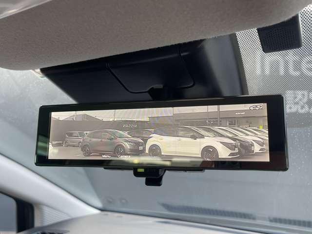 �X�}�[�g���[���~���[�E�㕔���Ȃɐl�������Ă��鎞��A�ו��������ۂł�����m�F�����₷���ł��B