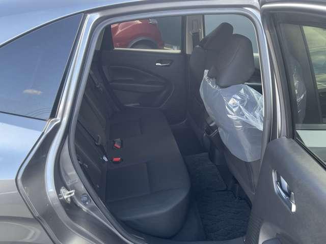 ���㕔���ȁ���Ȃ���l�̕��ł�����������X�y�[�X���m�ہB�������[���V�[�g�̃N�b�V�������_�炩�������O�h���C�u�̔�J���y�����Ă���܂��B