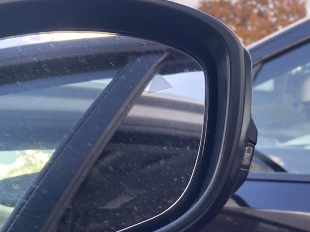 �ԑ̂̎΂ߌ��̎��p���@�㑤���Z���T�[�ɂĊm�F���h�A�~���[���ʂɕ\��