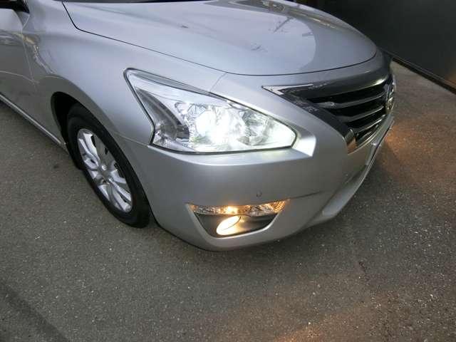 ティアナ ２．５　ＸＬ　ナビＡＶＭパッケージ　アラウンドビュー　サイドエアバッグ　ワンセグＴＶ　バックモニター　ＥＴＣ　盗難防止システム　メモリ－ナビ　エアバッグ　ナビ＆ＴＶ　ＡＢＳ　アルミホイール　フルオートエアコン　サイドモニター　クルーズＣ（12枚目）