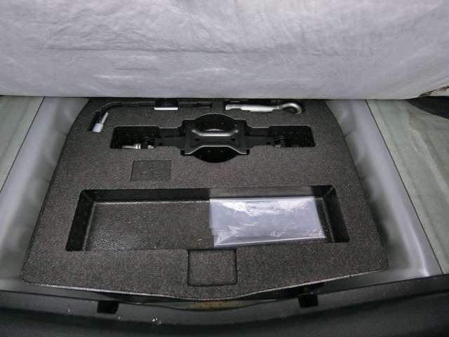 ティアナ ２．５　ＸＬ　ナビＡＶＭパッケージ　アラウンドビュー　サイドエアバッグ　ワンセグＴＶ　バックモニター　ＥＴＣ　盗難防止システム　メモリ－ナビ　エアバッグ　ナビ＆ＴＶ　ＡＢＳ　アルミホイール　フルオートエアコン　サイドモニター　クルーズＣ（17枚目）