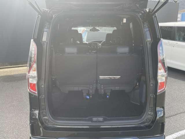 セレナ ２．０　ＡＵＴＥＣＨ　スポーツスペック　ＬＥＤランプ　追従クルーズ　インテリキー　両側電動ドア　ワンオーナー　バックカメラ　Ｉ－ＳＴＯＰ　ＬＫＡ　ＥＴＣ　Ｄレコ　ナビＴＶ　メモリーナビ　アルミ　全周囲　衝突軽減システム（17枚目）