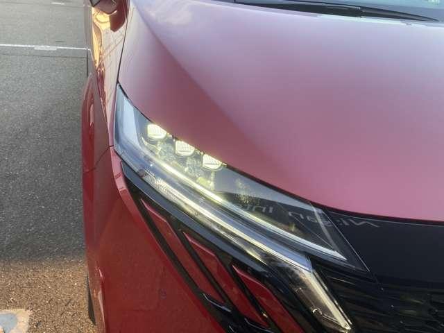 オーラ １．２　Ｇ　レザーエディション　純正９インチナビ・プロパイロット　ワンオーナ　追突防止　クルコン　車線逸脱警報装置　ＬＥＤ　盗難防止　記録簿　バックモニター　ＥＴＣ　メモリーナビゲーション　ＡＷ　キーレスエントリー　オートエアコン　ＡＢＳ　パワーウィンドウ　ＩＳＳ（20枚目）