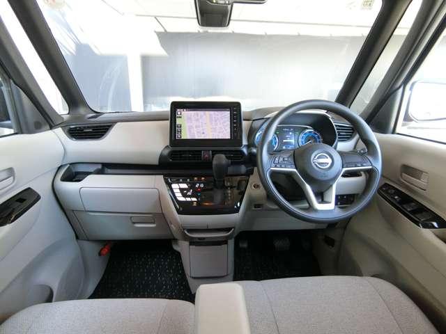 ルークス ６６０　Ｘ　純正９インチナビ・アラウンドビューモニタ　アラモニ　前後衝突軽減ブレーキ　ワンオーナー車　禁煙　車線逸脱防止　スマートキー　定期点検記録簿　キーフリー　ｉ－ｓｔｏｐ　フルオートエアコン　パワーウインドウ　ＬＥＤ　カーテンエアバッグ　エアバック（4枚目）