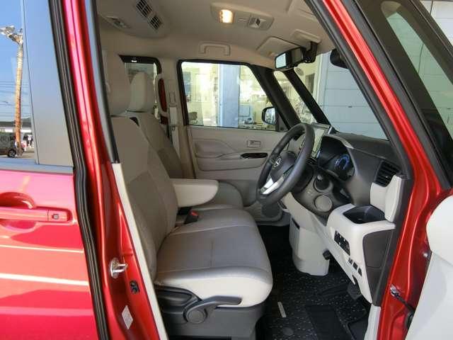 ルークス ６６０　Ｘ　純正９インチナビ・アラウンドビューモニタ　アラモニ　前後衝突軽減ブレーキ　ワンオーナー車　禁煙　車線逸脱防止　スマートキー　定期点検記録簿　キーフリー　ｉ－ｓｔｏｐ　フルオートエアコン　パワーウインドウ　ＬＥＤ　カーテンエアバッグ　エアバック（17枚目）