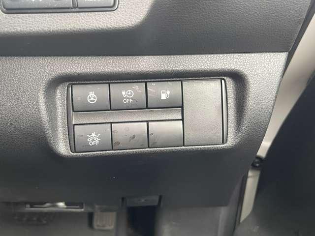 �e����S���u�̃X�C�b�`���A�^�]�ȉE���ɔz�u����Ă���܂��B