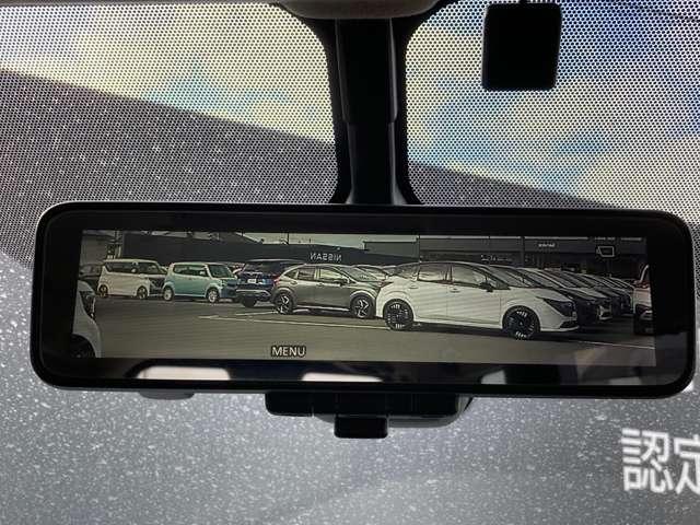 �X�}�[�g�E���[���~���[�F�ԗ�����̃J�����f�����~���[�ʂɉf���o���̂ŁA�ԓ��̏󋵂�A�V��Ȃǂɉe�����ꂸ���ł��N���A�Ȍ�����E�������܂��B