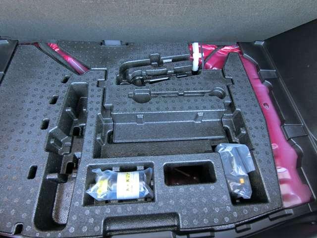 ノート １．２　Ｘ　純正ナビ・アラウンドビューモニター・エマ　衝突被害軽減ブレ－キ　全方位カメラ　ＥＴＣ付　ＬＥＤヘッドライト　レーンアシスト　ワンオーナー　ドラレコ　整備記録簿　ワンセグＴＶ　ＴＶナビ　サイドカーテンエアバック　メモリーナビ　パワーウィンドウ（18枚目）