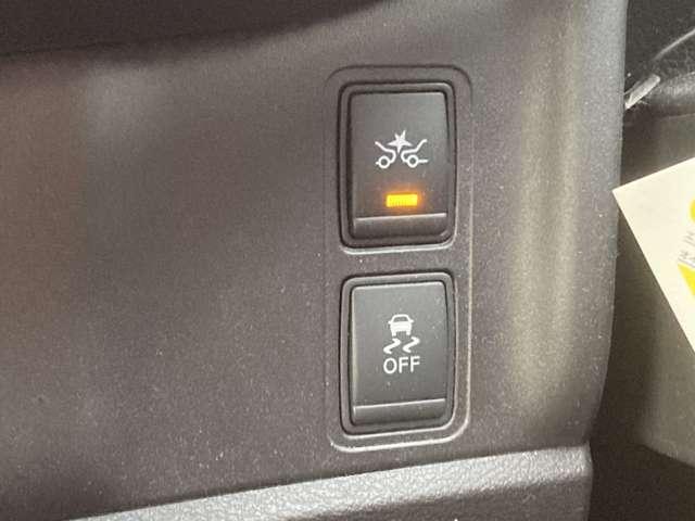 セレナ ２．０　ハイウェイスター　Ｖセレクション　純正メモリーナビ・アラウンドビューモニタ　全周カメラ　Ｉ－ＳＴＯＰ　サイドカメラ　両側ＡＳＤ　Ａクルーズ　車線逸脱　ＬＥＤヘッドライト　バックカメラ　ドライブレコーダー　キーレス　オートエアコン　パワーウインドウ　エアバッグ　アルミ　ＡＢＳ（13枚目）