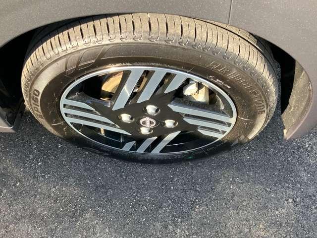 �����̂P�S�C���`�A���~�z�C�[���t���ł��B