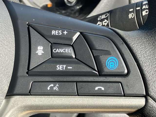 �n���h���̉E���ɁA�v���p�C���b�g�̃R���g���[���̃X�C�b�`�����Ă���܂��B