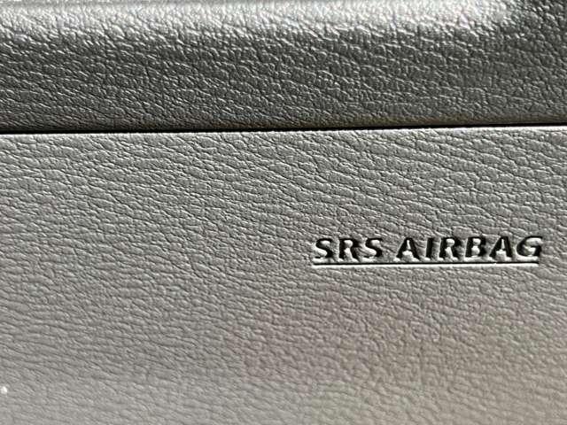 �^�]�Ȃɂ̓h���C�o�[�̕G�����j�[�G�A�o�b�N����������Ă܂��B