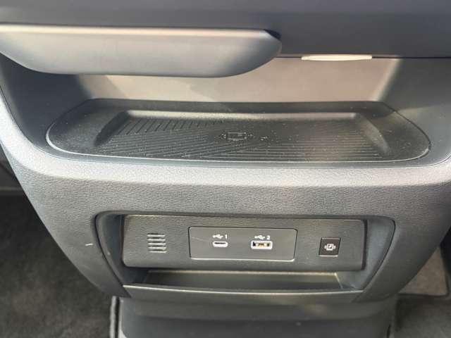 ���C�����X�[�d�@�g�ѓd�b��u�������ŏ[�d�o���܂��B���C�����X�[�d�ɑΉ����Ă��Ȃ��g�ѓd�b������̂ł��m�F��������