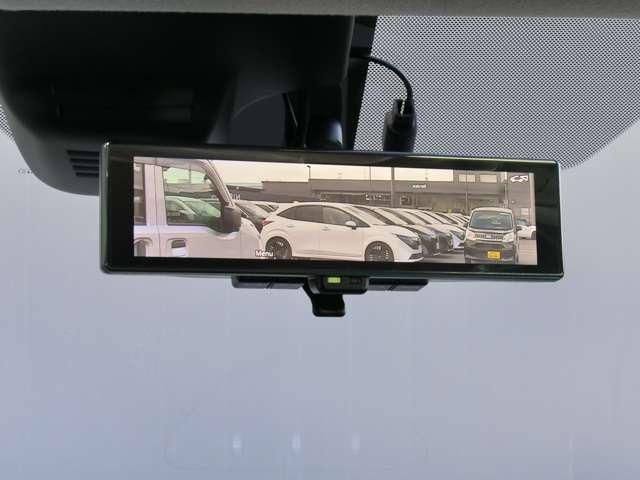 �X�}�[�g���[���~���[�E�㕔���Ȃɐl�������Ă��鎞��A�ו��������ۂł�����m�F�����₷���ł��B