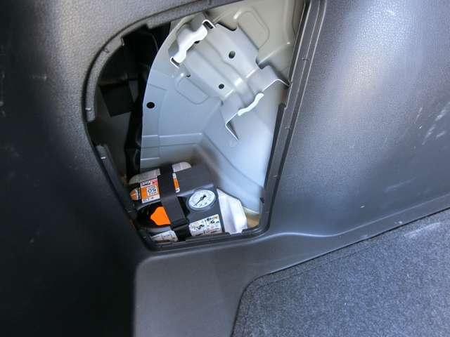 �p���N�C���L�b�g�̓��Q�b�W�̂Ɏ��[����Ă��܂��B�W���b�L�̓I�v�V�����ł��B