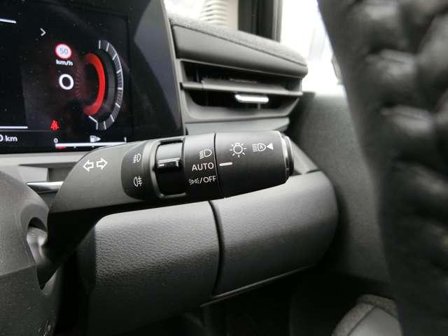 オーラ １．２　Ｇ　レザーエディション　純正ナビ・アラウンドビューモニター・プロ　シートヒータ　スマ－トキ－　整備記録簿　ＡＨＢ　ＬＥＤライト　ナビ＆ＴＶ　追従式クルーズコントロール　レーンキープ　アルミホイール　エアバッグ　エアコン（25枚目）