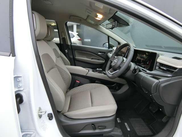 オーラ １．２　Ｇ　純正ナビ・アラウンドビューモニター・プロ　革シート　フルセグテレビ　前席シートヒーター　ＥＴＣ車載器　アルミ　ＬＤＷ　ＬＥＤライト　バックモニター　エアバッグ　記録簿　メモリーナビ　パワーステアリング（15枚目）