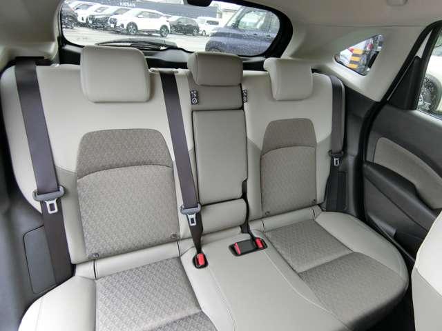 オーラ １．２　Ｇ　純正ナビ・アラウンドビューモニター・プロ　革シート　フルセグテレビ　前席シートヒーター　ＥＴＣ車載器　アルミ　ＬＤＷ　ＬＥＤライト　バックモニター　エアバッグ　記録簿　メモリーナビ　パワーステアリング（17枚目）