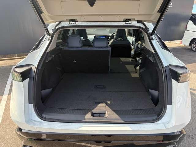 アリア Ｂ６　ｅ－４ＯＲＣＥ　４ＷＤ　サンルーフ・プロパイロット・メーカーナビ　パワーバックドア　フルセグＴＶ　アラウンドビュー　オートハイビーム　寒冷地　禁煙車　ＥＴＣ　エマブレ　スマートキー　フルオートエアコン　４ＷＤ　シ－トヒ－タ－（51枚目）