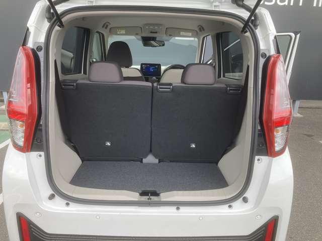 デイズ ６６０　Ｘ　アイドリングストップ付き　地デジフルセグ　エマ－ジェンシ－ブレ－キ　インテリキ－　運転席エアバッグ　バックモニタ　車線逸脱警報　イモビライザー　オートエアコン　キーレスエントリー　パワーウインドウ（15枚目）