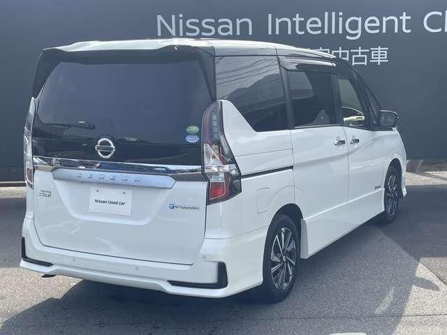 �v���C�o�V-�K���X����������Ă��܂��B�O������Ƃ��͋C�ɂȂ炸�ɁA����ԗ�����ԓ��������ɂ����݌v�ł��B