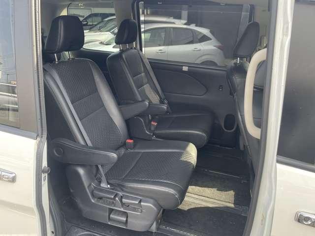 ���㕔���ȁ���Ȃ���l�̕��ł�����������X�y�[�X���m�ہB�������[���V�[�g�̃N�b�V�������_�炩�������O�h���C�u�̔�J���y�����Ă���܂��B