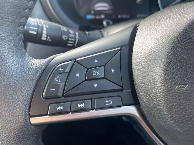 �n���h�������ɁA�X�e�A�����O�X�C�b�`�����Ă���A�I�[�f�B�I�����R���g���[���ł��܂��B