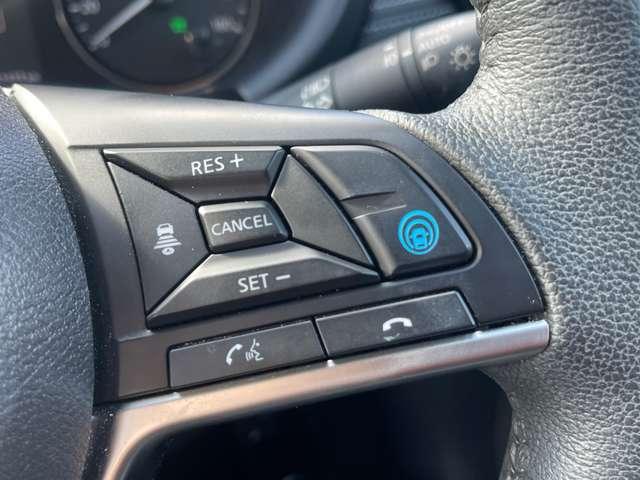 �n���h���̉E���ɁA�v���p�C���b�g�̃R���g���[���̃X�C�b�`�����Ă���܂��B