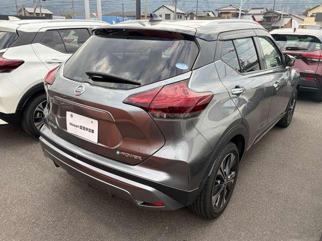 �v���C�o�V-�K���X����������Ă��܂��B�O������Ƃ��͋C�ɂȂ炸�ɁA����ԗ�����ԓ��������ɂ����݌v�ł��B